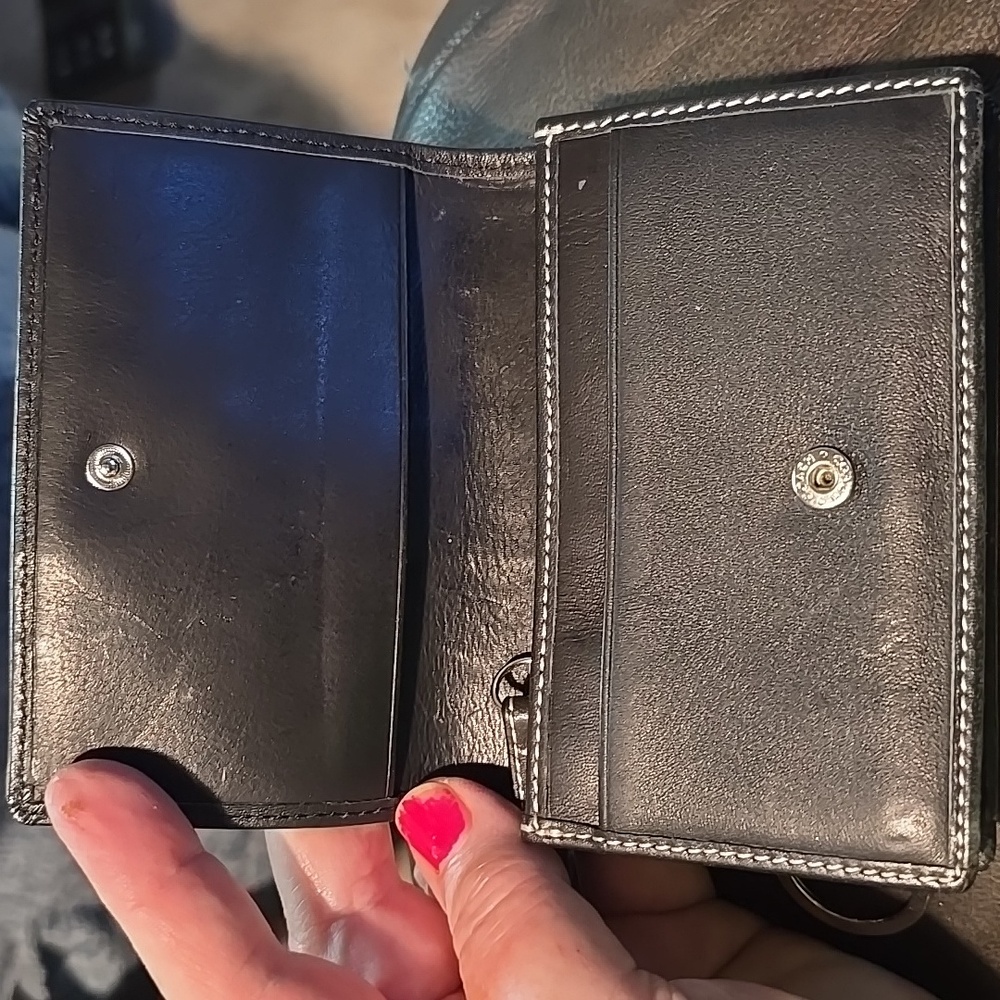 Coach Black Leather Compact Wallet with Key Ring Accent 4.75x3.25 Good Condition - Picture 4 of 13
